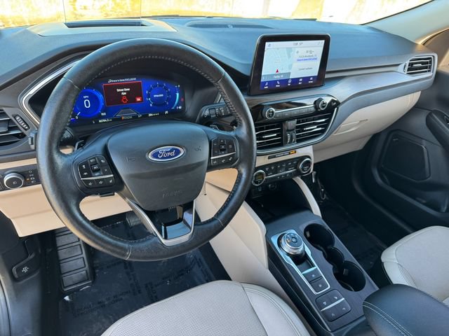 Certified 2020 Ford Escape Titanium w/ Titanium Premium Package 2.0 AWD/4WD image 3