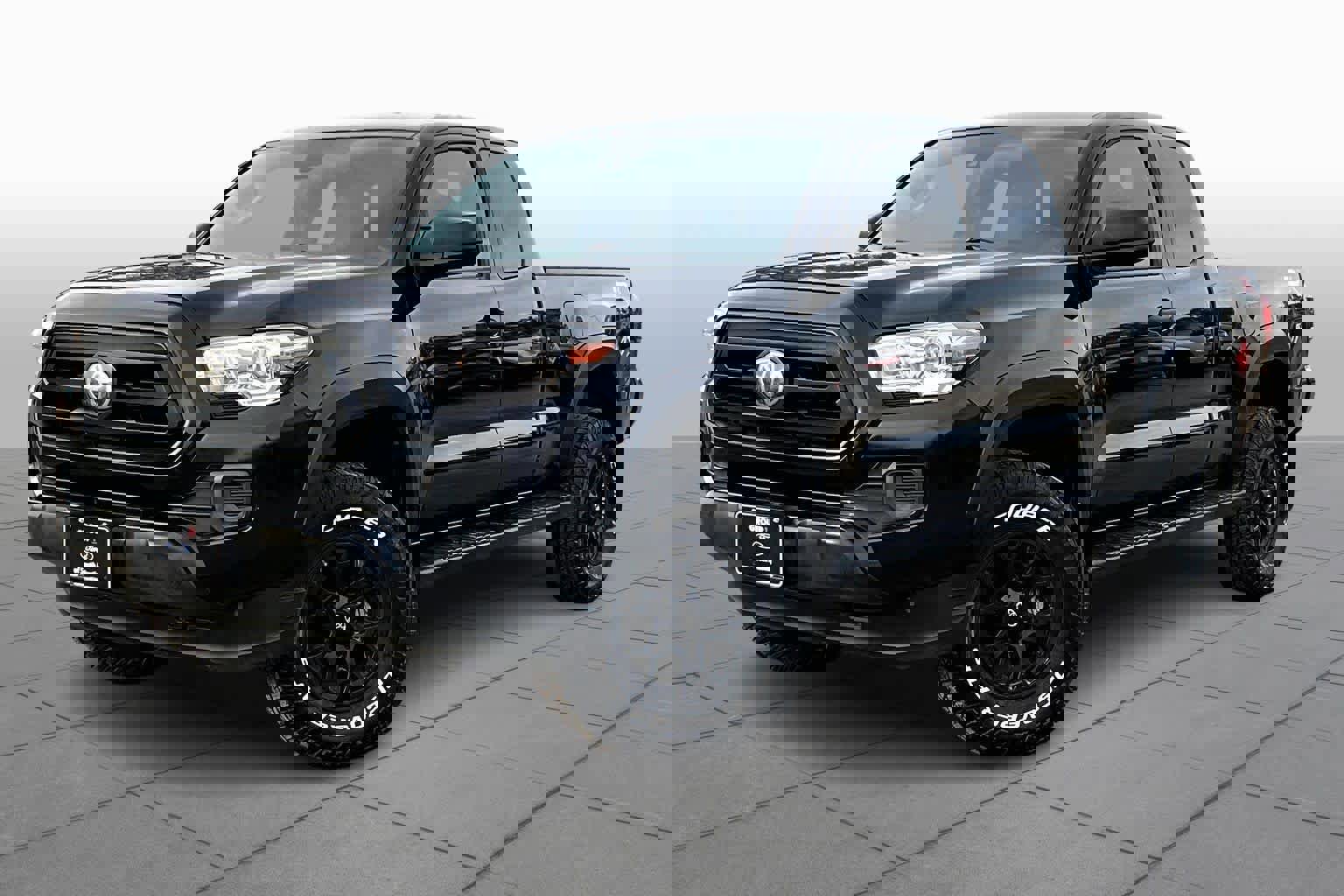 Used 2020 Toyota Tacoma SR w/ SX Package image 6