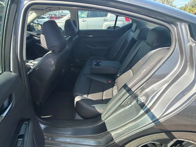 Used 2024 Nissan Altima 2.5 SR FWD image 12
