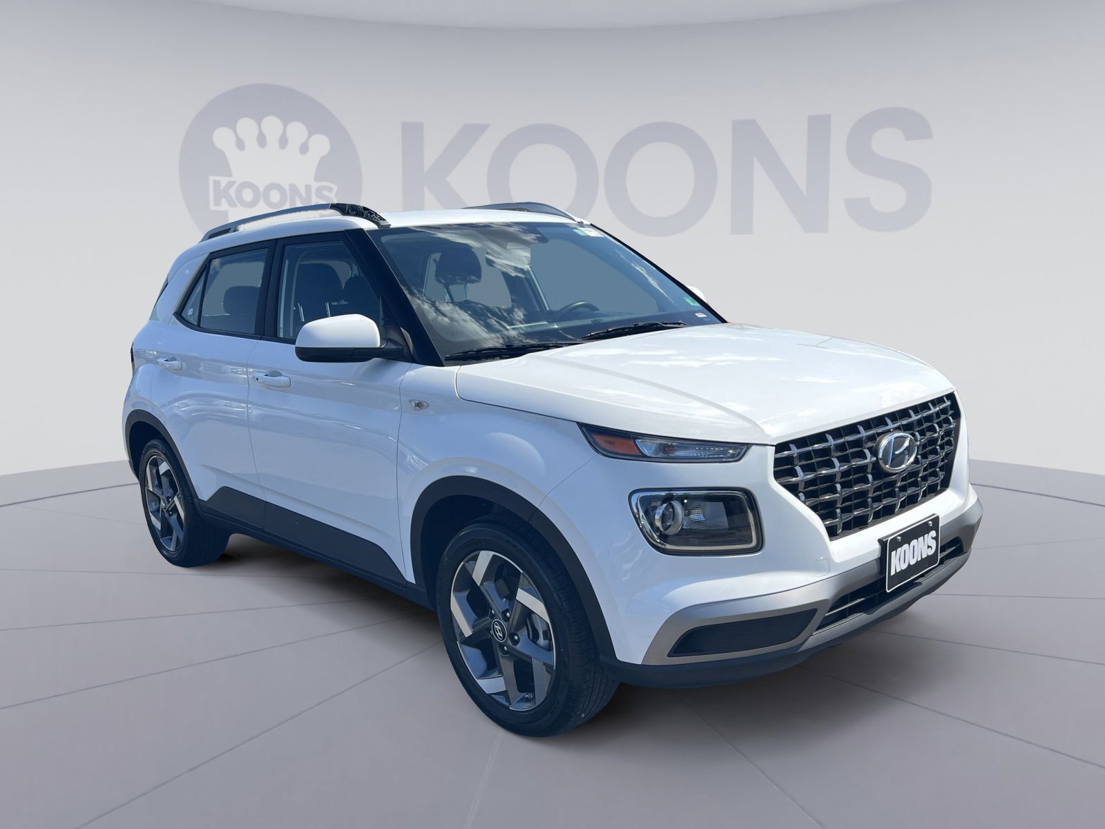 Used 2025 Hyundai Venue SEL FWD image 14