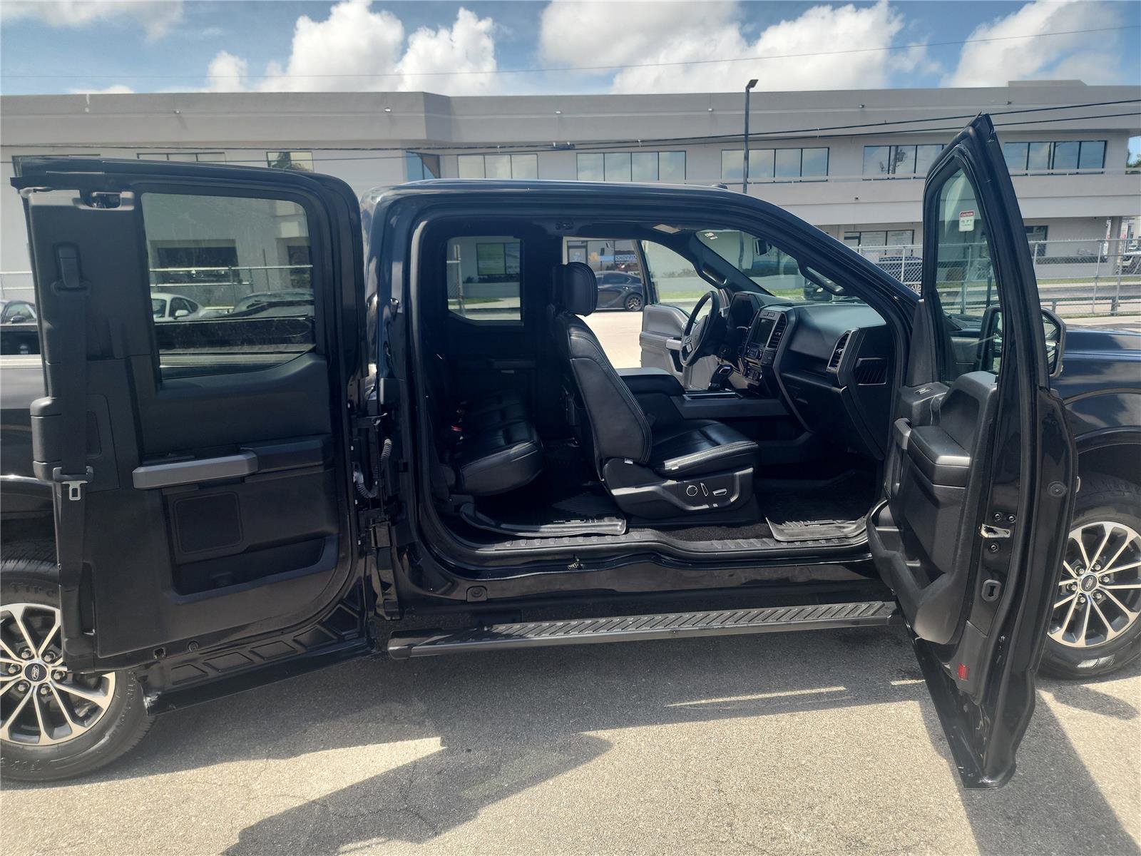 Certified 2018 Ford F150 XLT w/ Equipment Group 302A Luxury AWD/4WD image 23