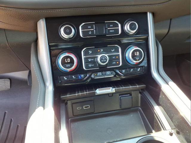 Used 2024 GMC Yukon XL Denali w/ LPO, Illumination Package RWD image 24