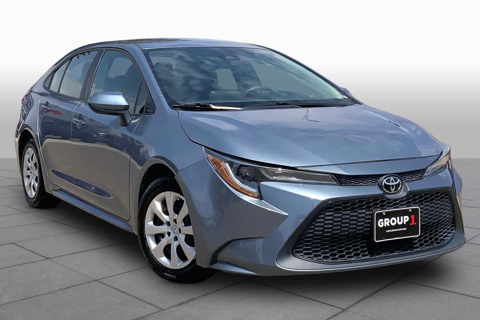 Used 2021 Toyota Corolla LE FWD image 2