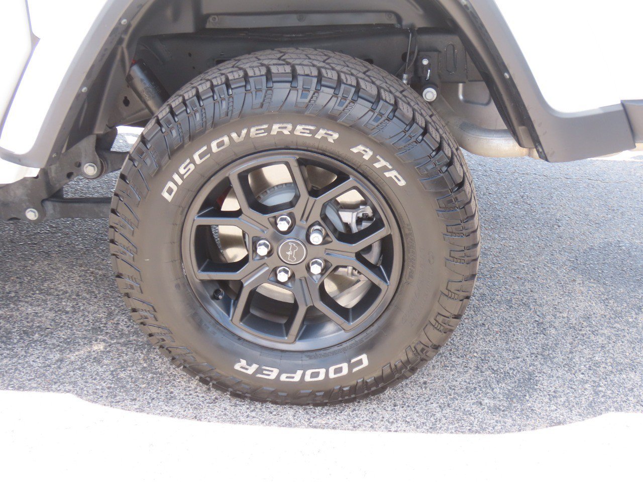 Used 2024 Jeep Gladiator Sport AWD/4WD image 17