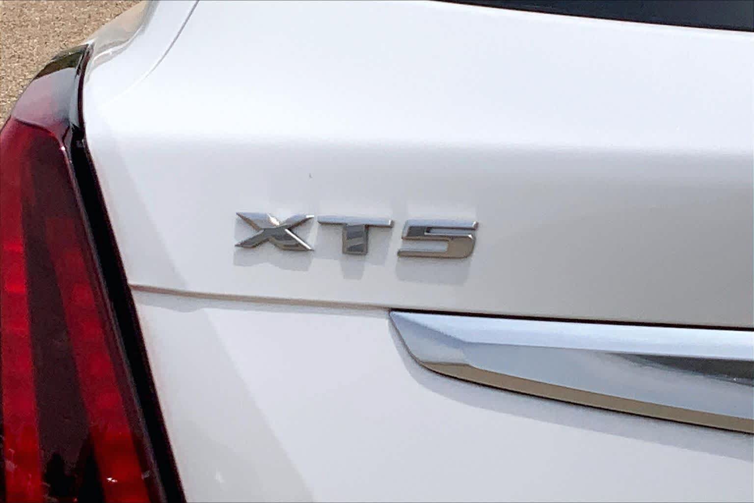 Used 2021 Cadillac XT5 Premium Luxury AWD/4WD image 10