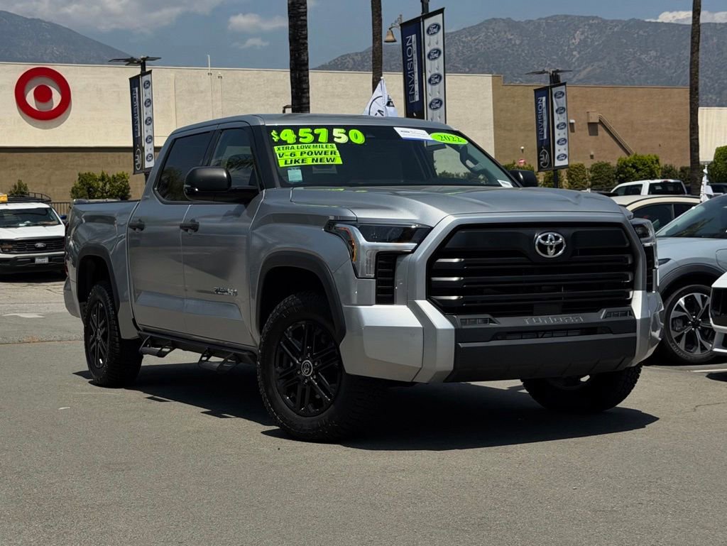 Used 2022 Toyota Tundra SR5 w/ SR5 Convenience Package AWD/4WD image 2