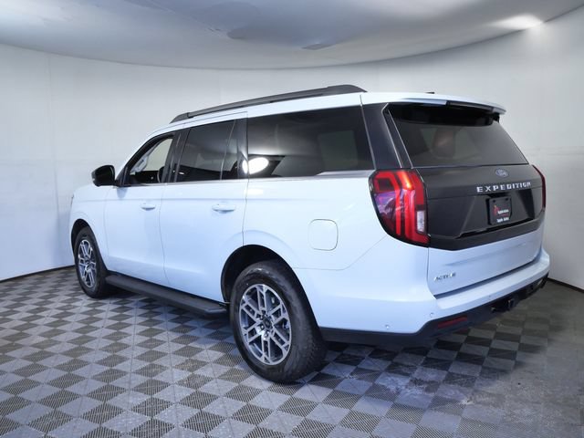 Certified 2025 Ford Expedition Active AWD/4WD image 6