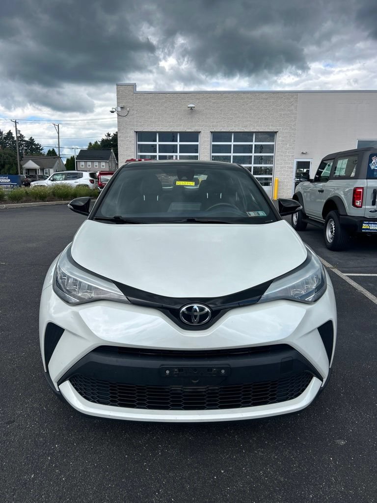 Used 2020 Toyota C-HR XLE FWD image 3