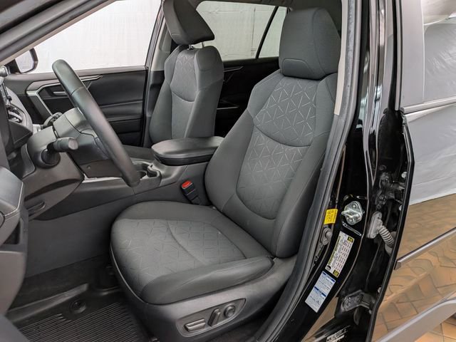 Used 2021 Toyota RAV4 XLE w/ Convenience Package AWD/4WD image 12