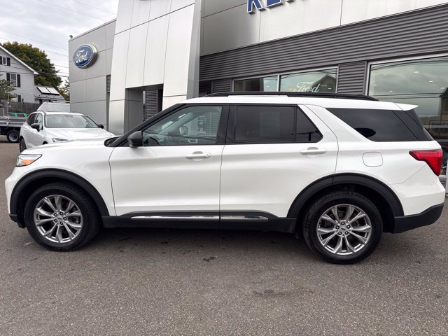 Certified 2023 Ford Explorer XLT w/ Equipment Group 202A AWD/4WD image 9