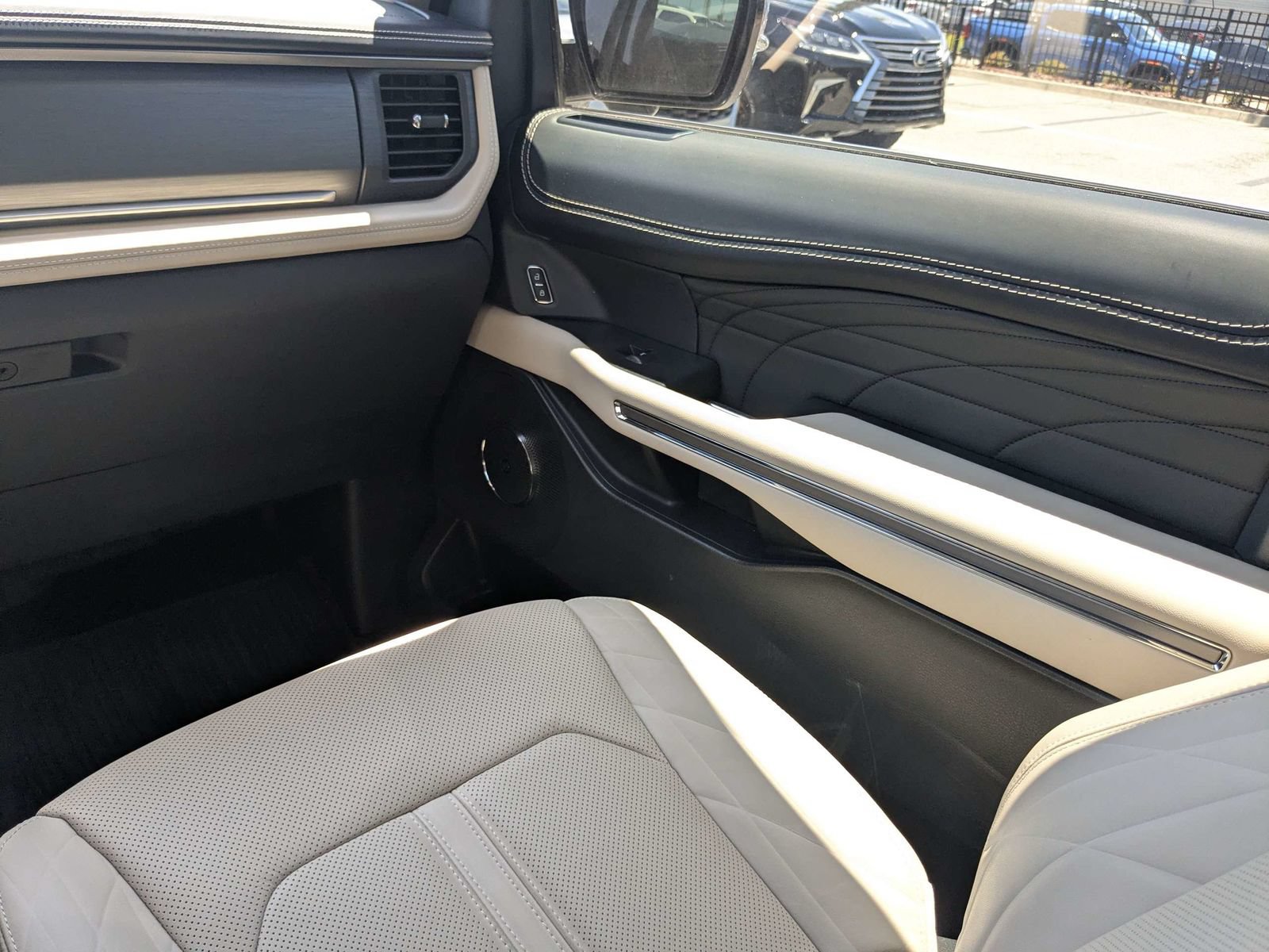 Certified 2023 Ford Expedition Platinum AWD/4WD image 19