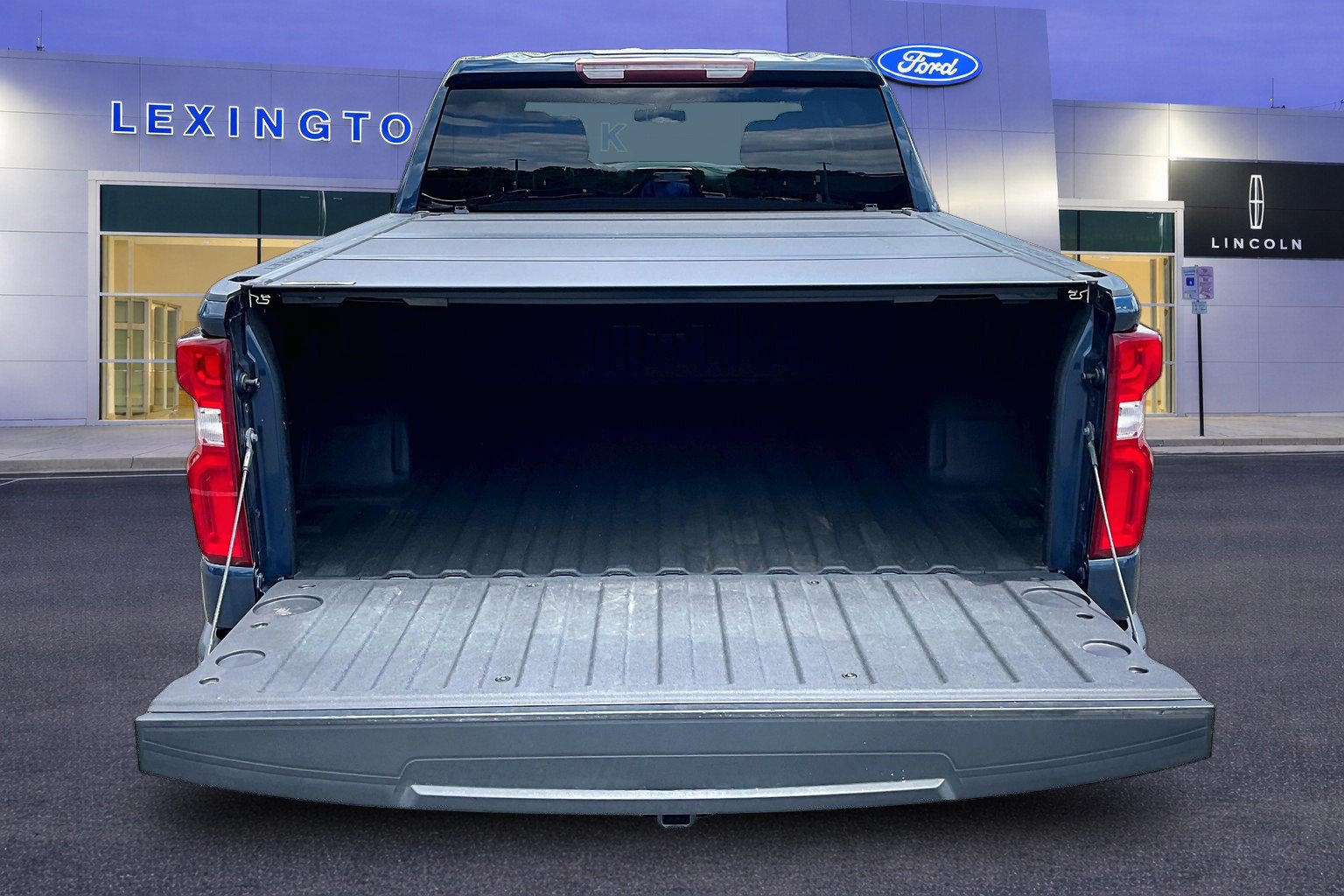 Used 2020 Chevrolet Silverado 1500 RST AWD/4WD image 7