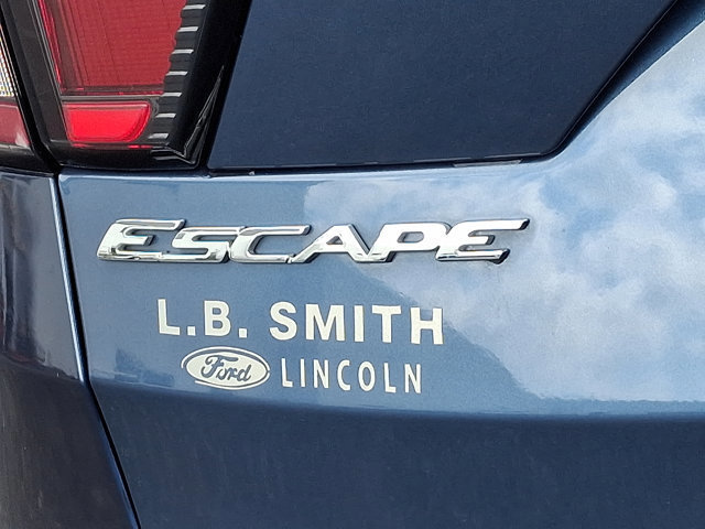 Certified 2018 Ford Escape SE w/ SE Sync 3 Package image 32