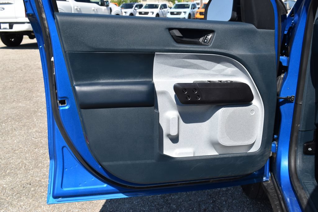 Certified 2025 Ford Maverick XLT w/ Equipment Group 302A AWD/4WD image 9