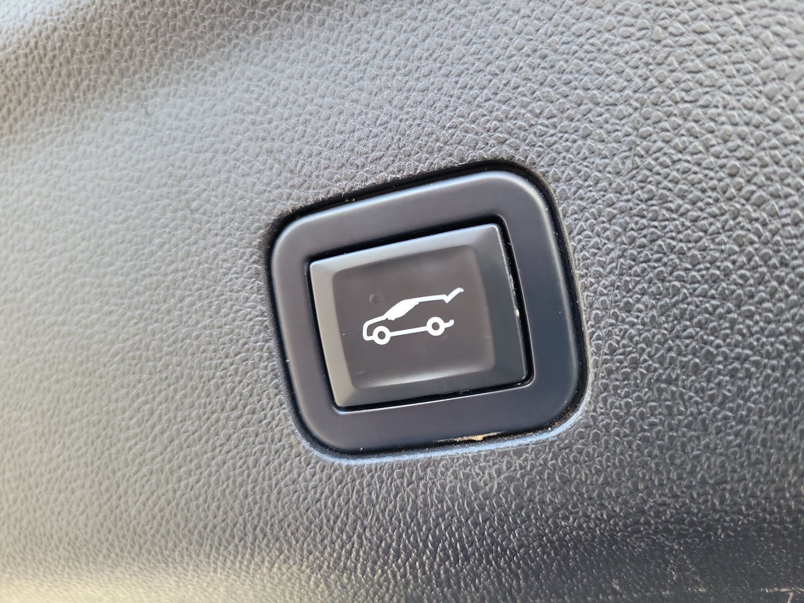 Used 2021 Chevrolet Tahoe RST RWD image 8