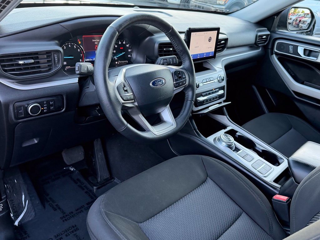 Certified 2024 Ford Explorer XLT RWD image 27