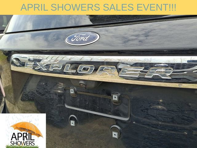 Certified 2022 Ford Explorer XLT w/ Equipment Group 202A image 11