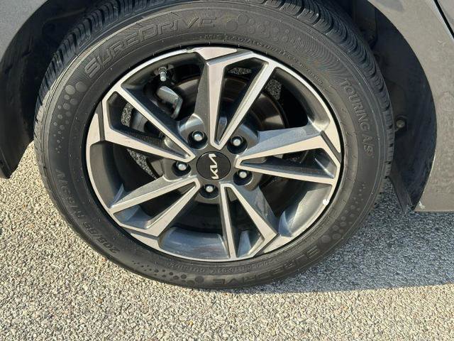 Used 2023 Kia Forte LXS image 6