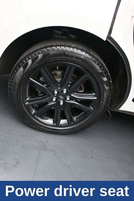 Certified 2024 Ford Edge ST-Line w/ Class II Trailer Tow Package AWD/4WD image 16