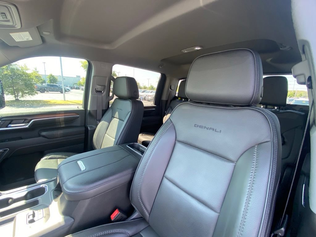 Used 2025 GMC Sierra 2500 Denali w/ Technology Package AWD/4WD image 22