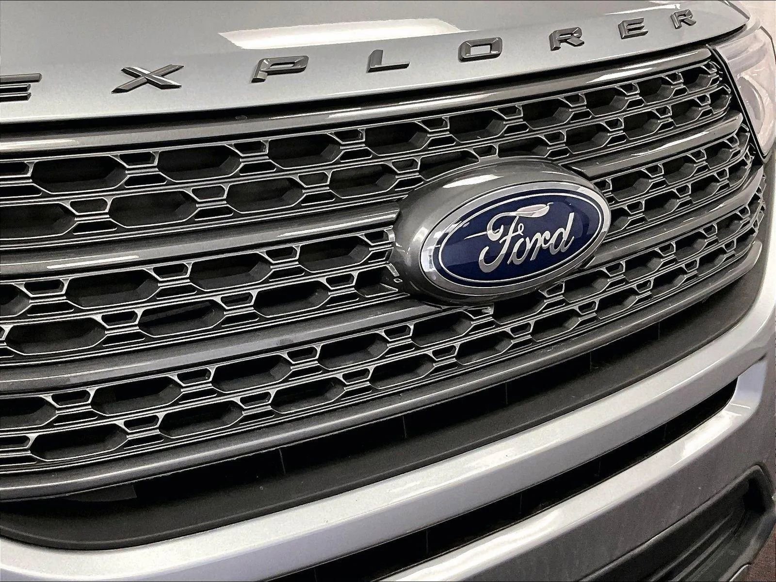 Certified 2023 Ford Explorer XLT w/ Equipment Group 202A image 30