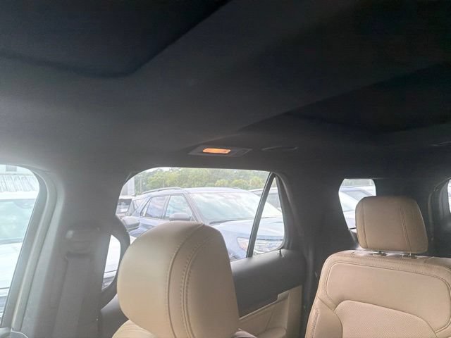 Certified 2017 Ford Explorer Limited FWD image 23