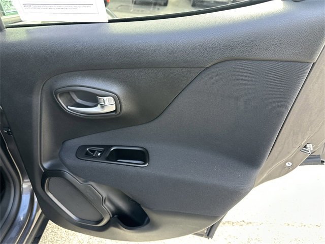 Used 2020 Jeep Renegade Latitude image 39