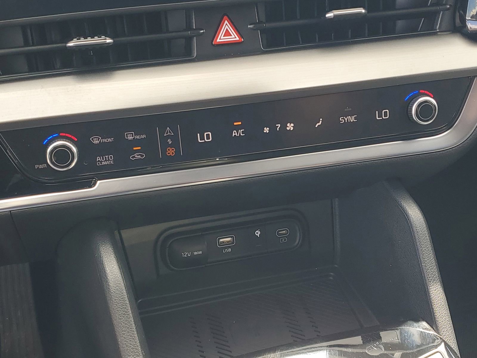 Used 2025 Kia Sportage EX FWD image 25
