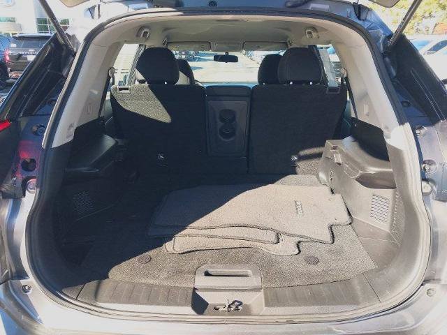 Used 2018 Nissan Rogue S AWD/4WD image 24