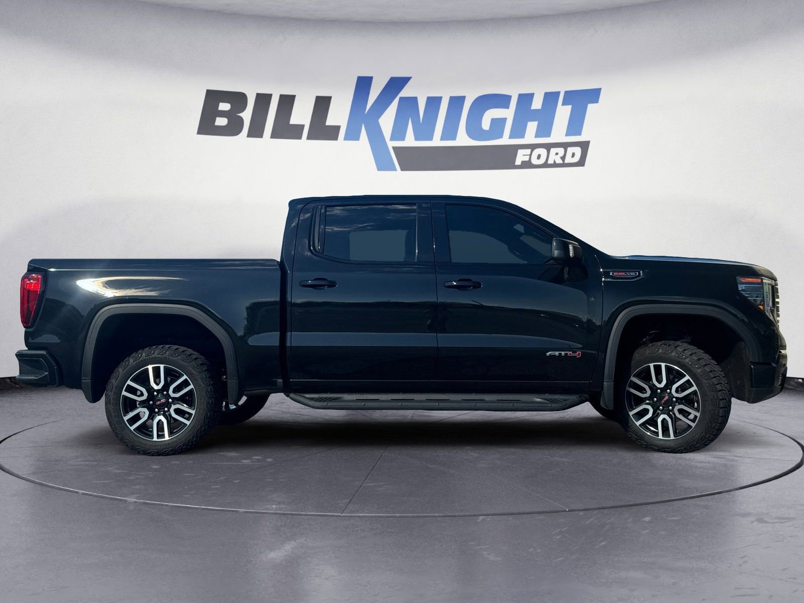 Used 2024 GMC Sierra 1500 AT4 w/ Technology Package image 6
