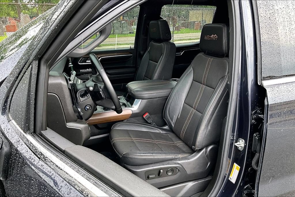Used 2024 Chevrolet Silverado 1500 High Country w/ High Country Premium Package AWD/4WD image 24