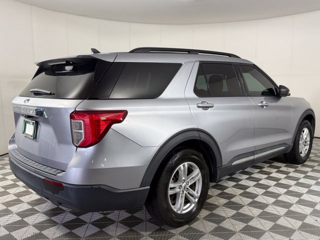 Certified 2022 Ford Explorer XLT RWD image 8