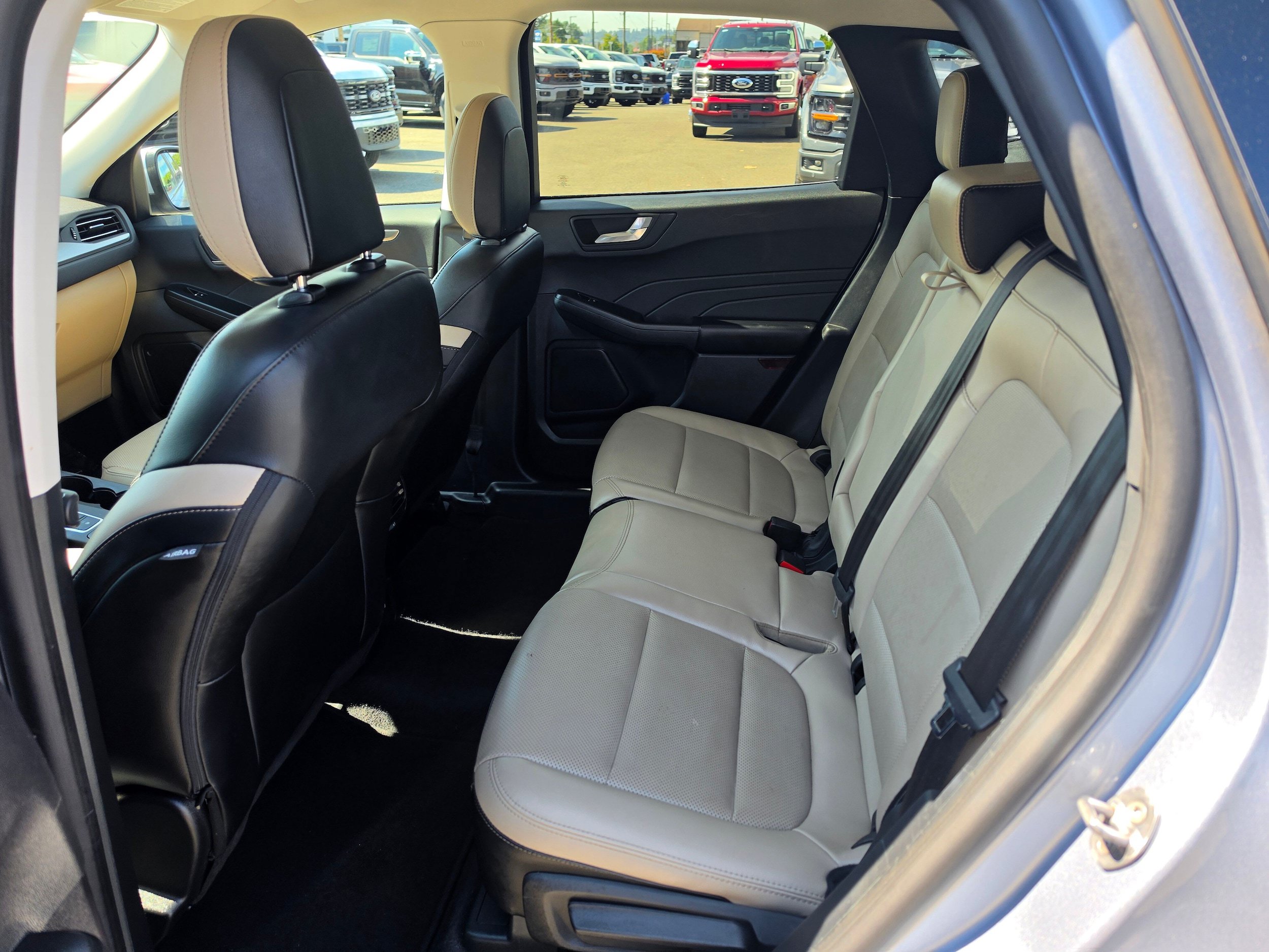 Certified 2022 Ford Escape Titanium AWD/4WD image 16