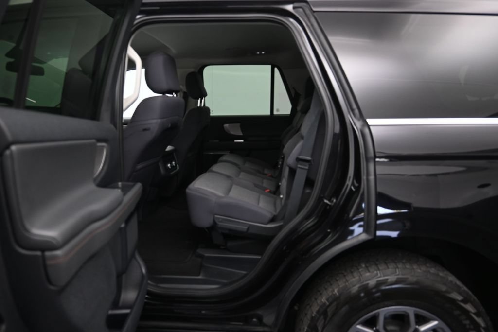 Certified 2025 Ford Expedition Active AWD/4WD image 22
