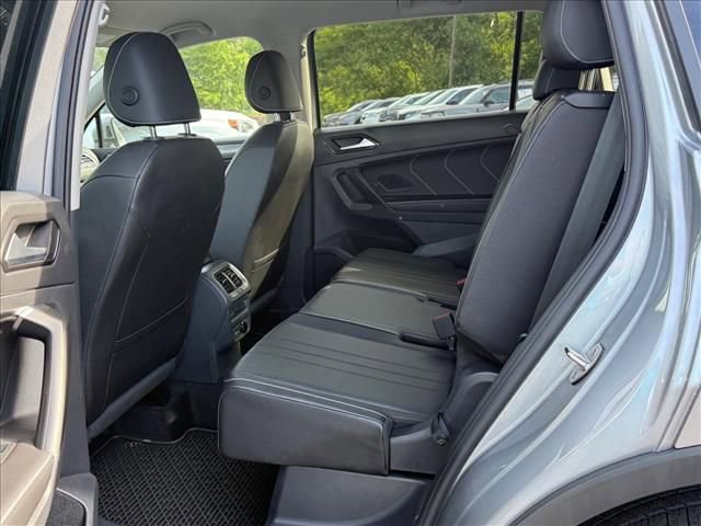 Used 2023 Volkswagen Tiguan SE FWD image 13
