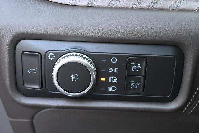 Certified 2022 Ford Explorer Platinum w/ Equipment Group 601A image 40