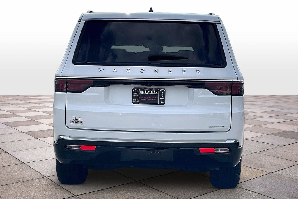 Used 2024 Jeep Wagoneer Series II w/ Flexible Seating Group RWD image 4