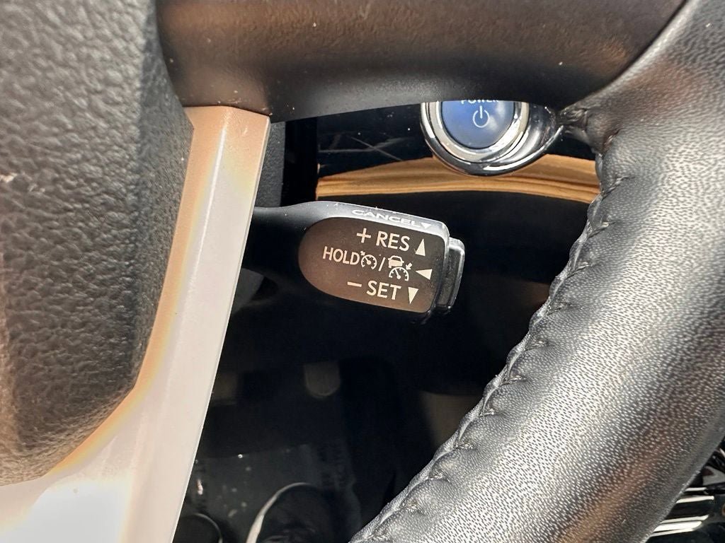 Used 2018 Toyota Prius Three FWD image 30