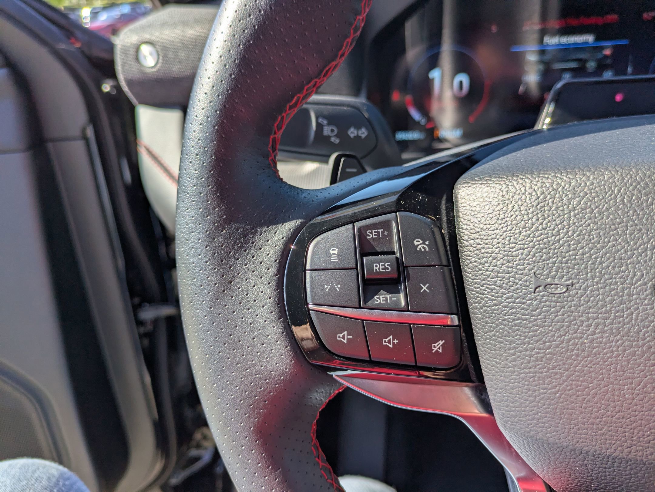 Certified 2025 Ford Explorer ST AWD/4WD image 18