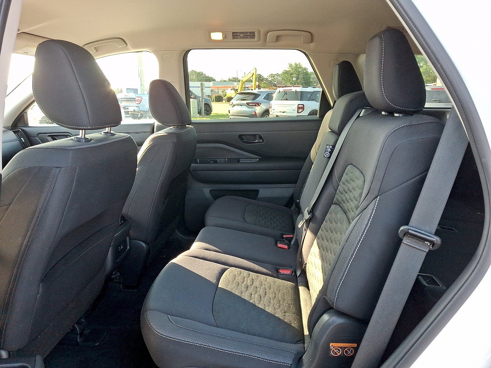 Used 2025 Nissan Pathfinder SV AWD/4WD image 9