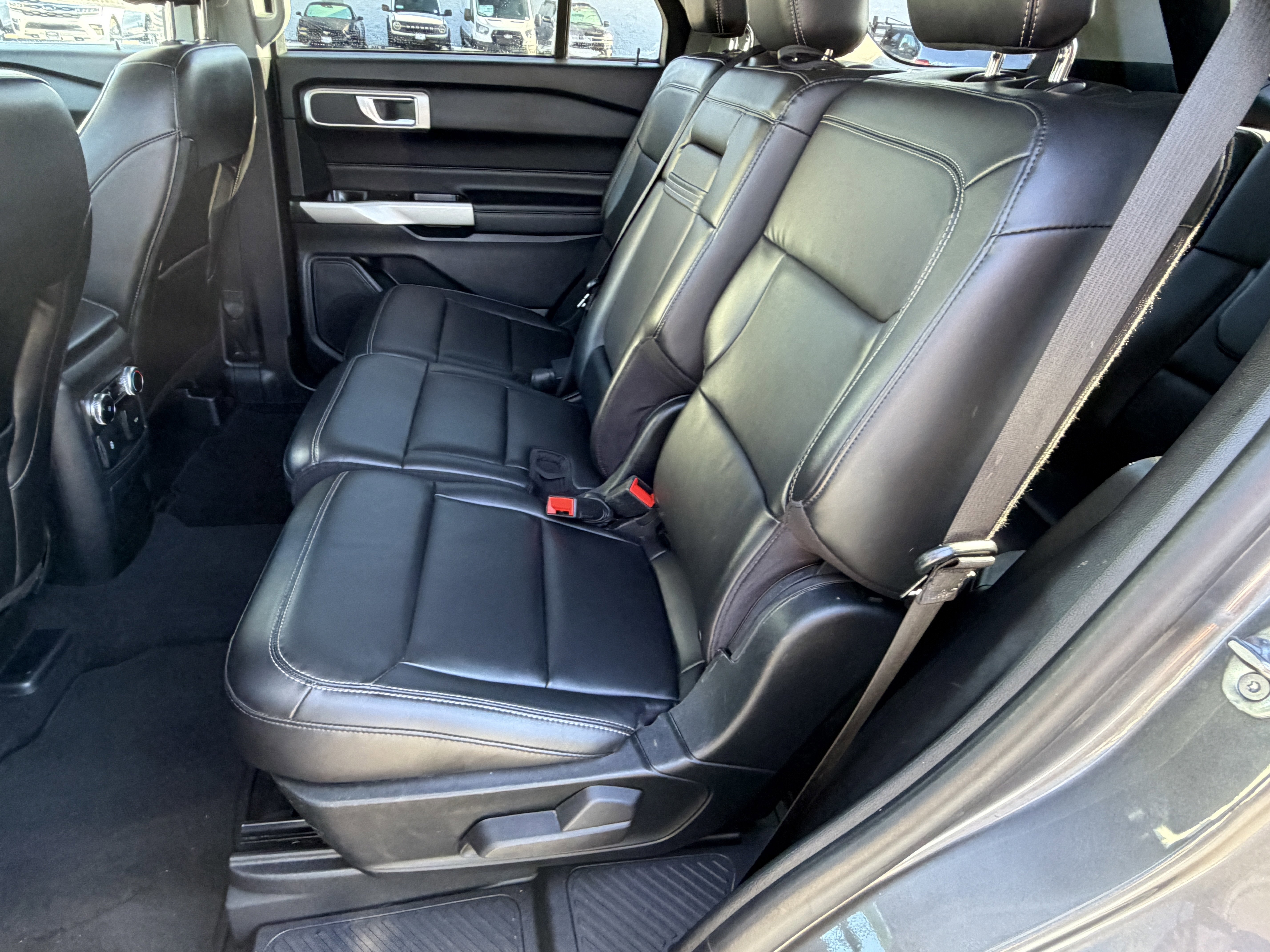 Certified 2023 Ford Explorer XLT w/ Equipment Group 202A RWD image 23