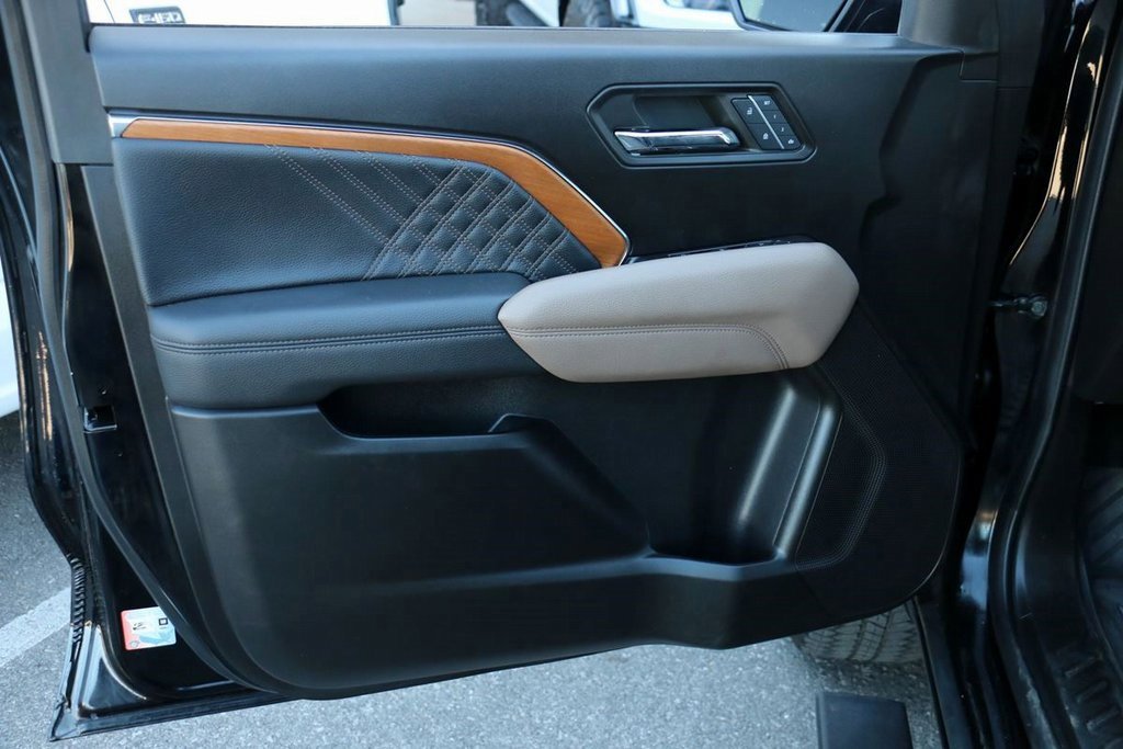 Used 2024 GMC Canyon Denali w/ LPO, Denali Black Edition image 16