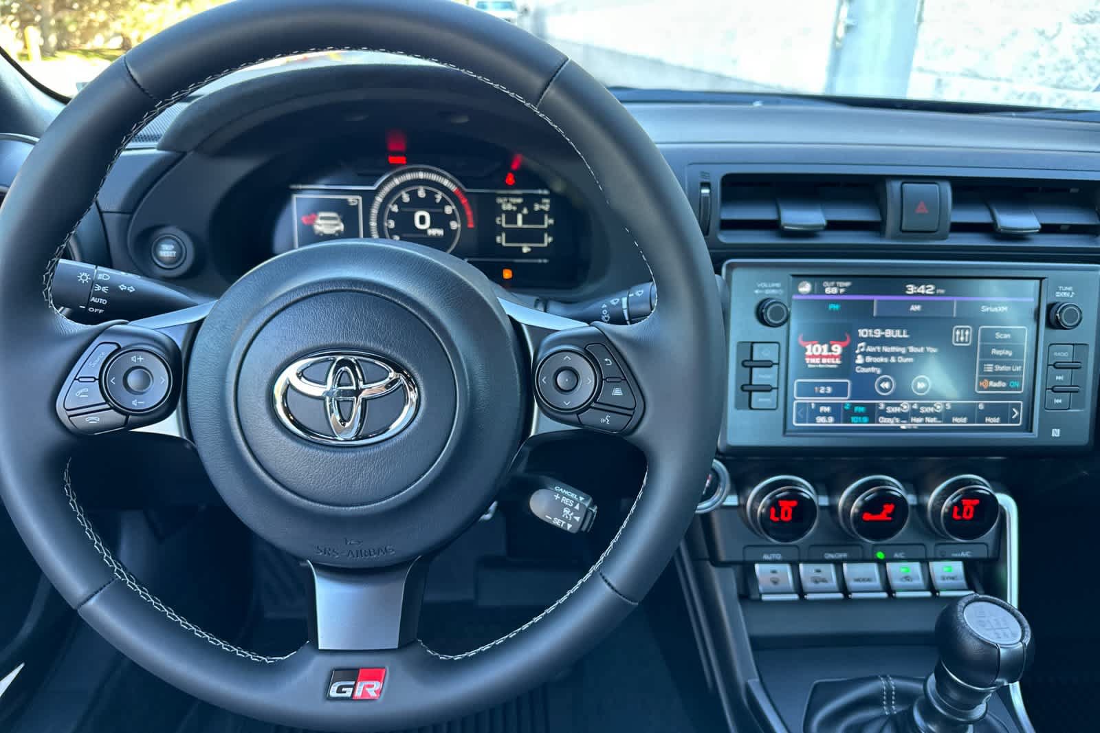 Used 2025 Toyota GR86 Premium w/ Performance Package RWD image 13