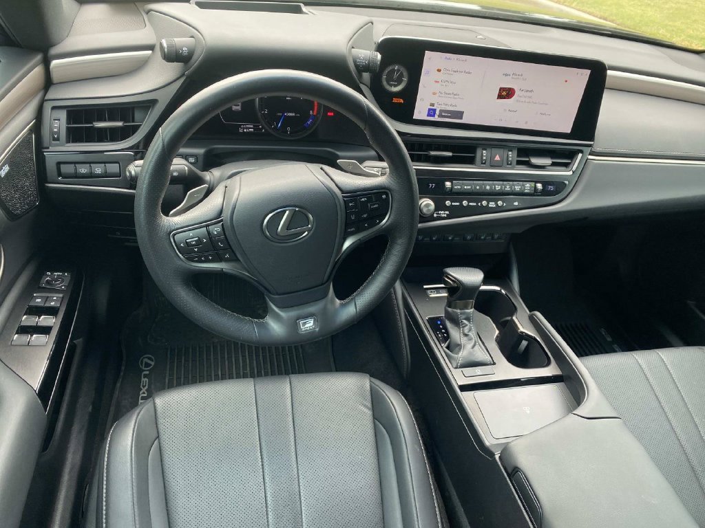 Used 2023 Lexus ES 350 F Sport w/ Accessory Package (Z2) FWD image 15