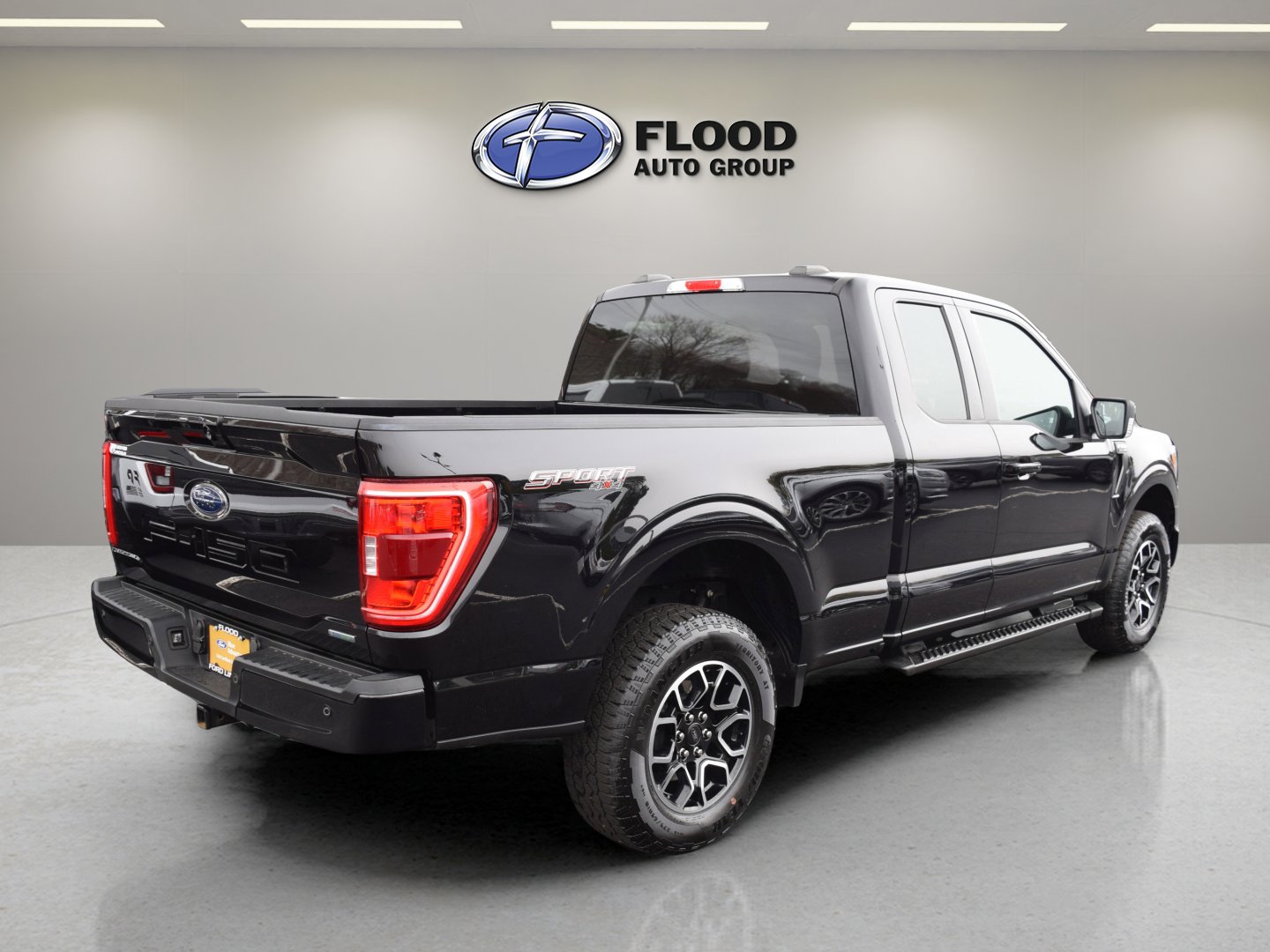 Certified 2023 Ford F150 XLT w/ Equipment Group 302A High image 4