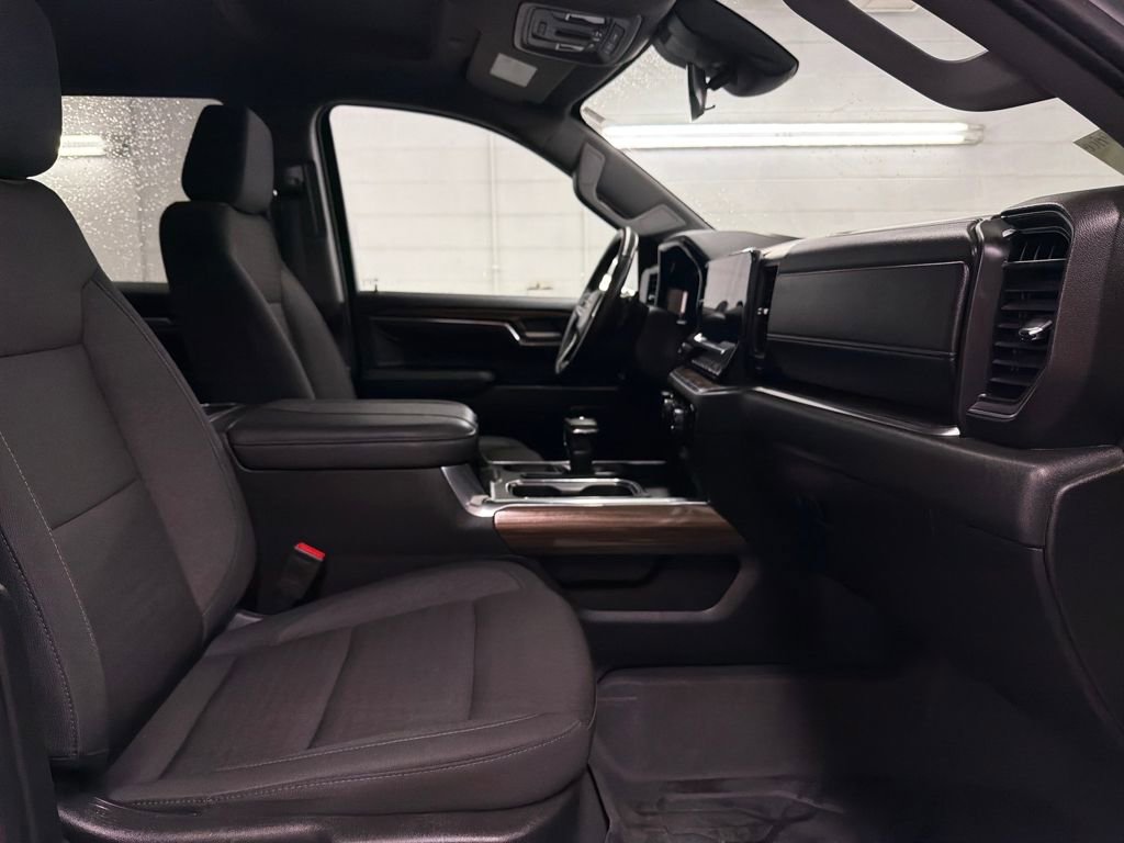 Used 2024 Chevrolet Silverado 1500 LT w/ Convenience Package II image 30