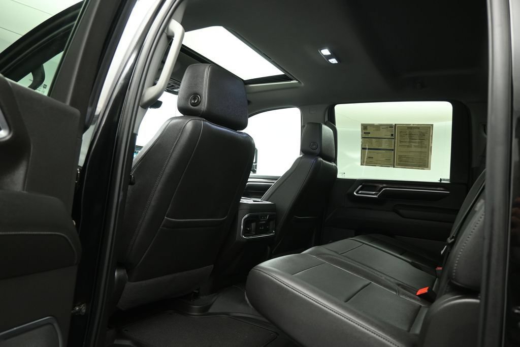 Used 2024 Chevrolet Silverado 2500 LTZ w/ LTZ Convenience Package AWD/4WD image 20
