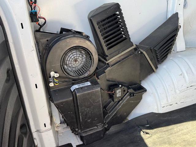 Used 2022 Chevrolet Express 3500 Extended w/ Driver Convenience Package RWD image 7
