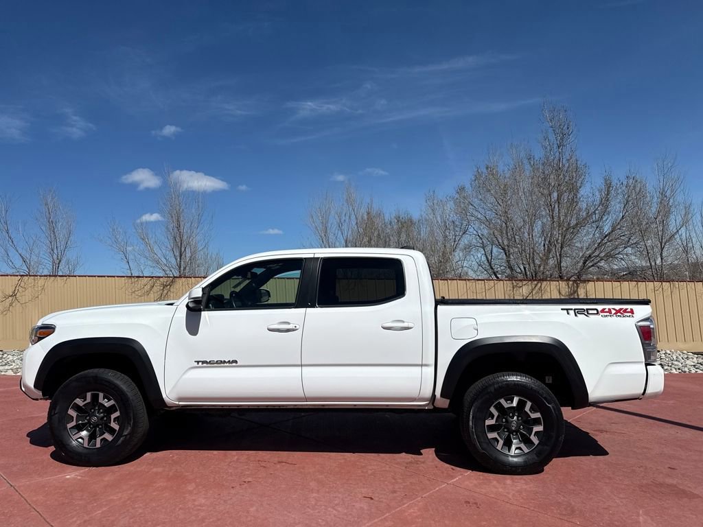 Used 2022 Toyota Tacoma TRD Off-Road w/ Technology Package image 3