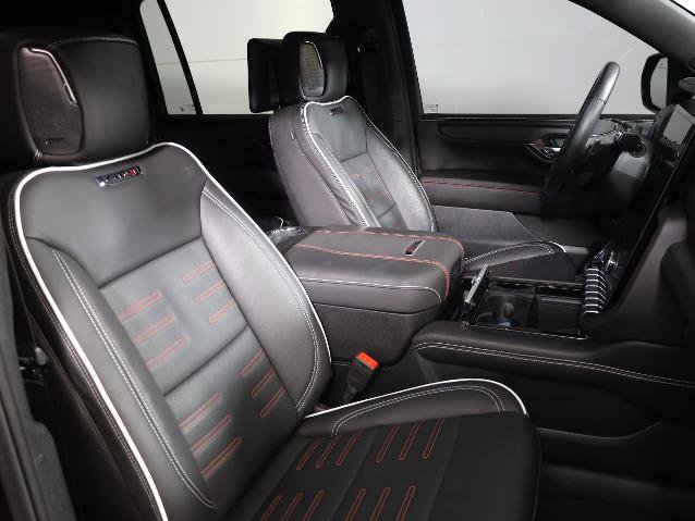 Used 2025 GMC Yukon XL AT4 Ultimate image 9
